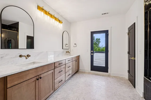 $699,900 | 828 E Watts Lane, Nashville, TN 37209