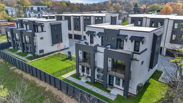 $699,900 | 828 E Watts Lane, Nashville, TN 37209