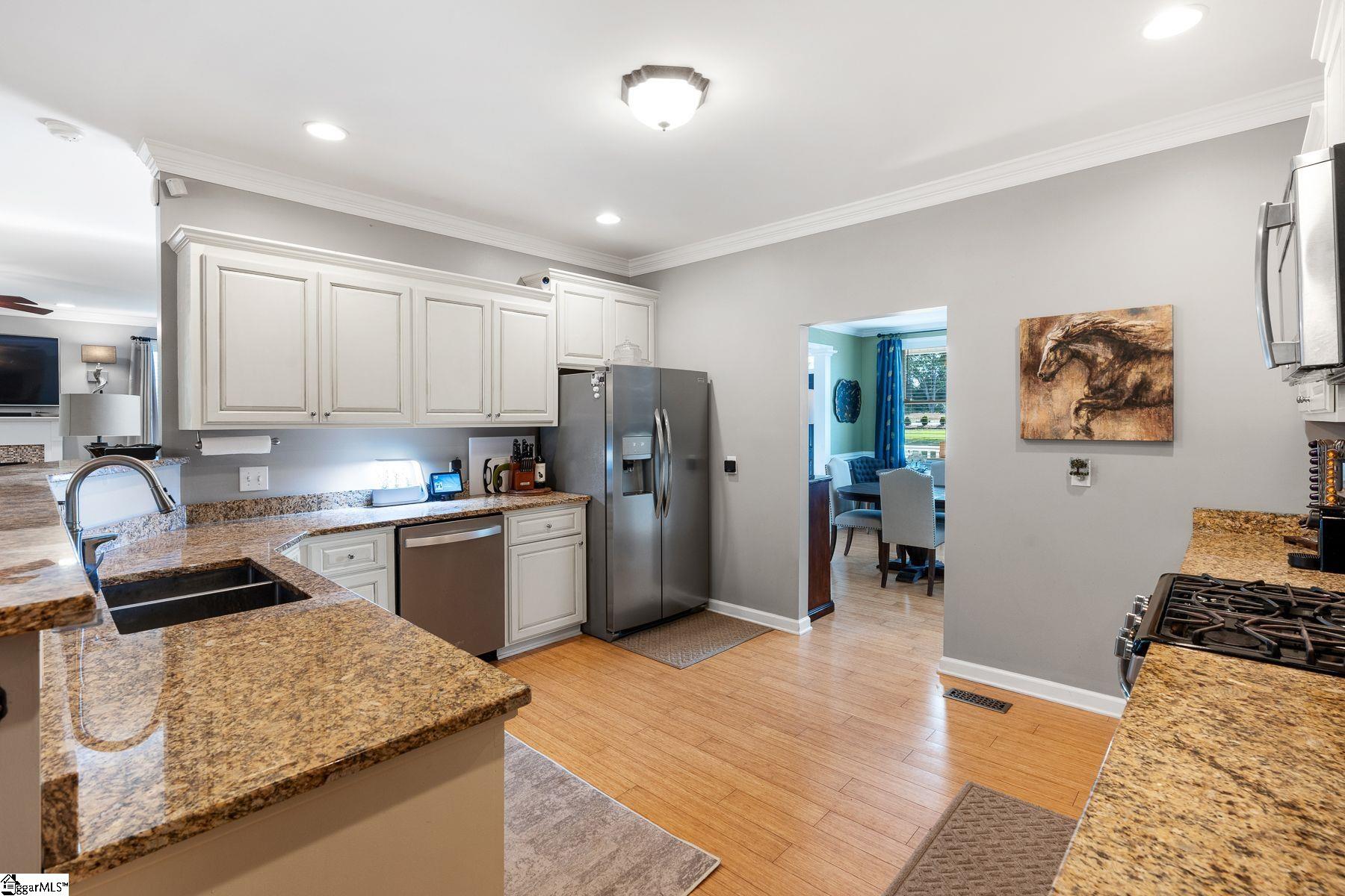 1126 Miller Road Greenville, SC 29607 - Photo 7 of 34