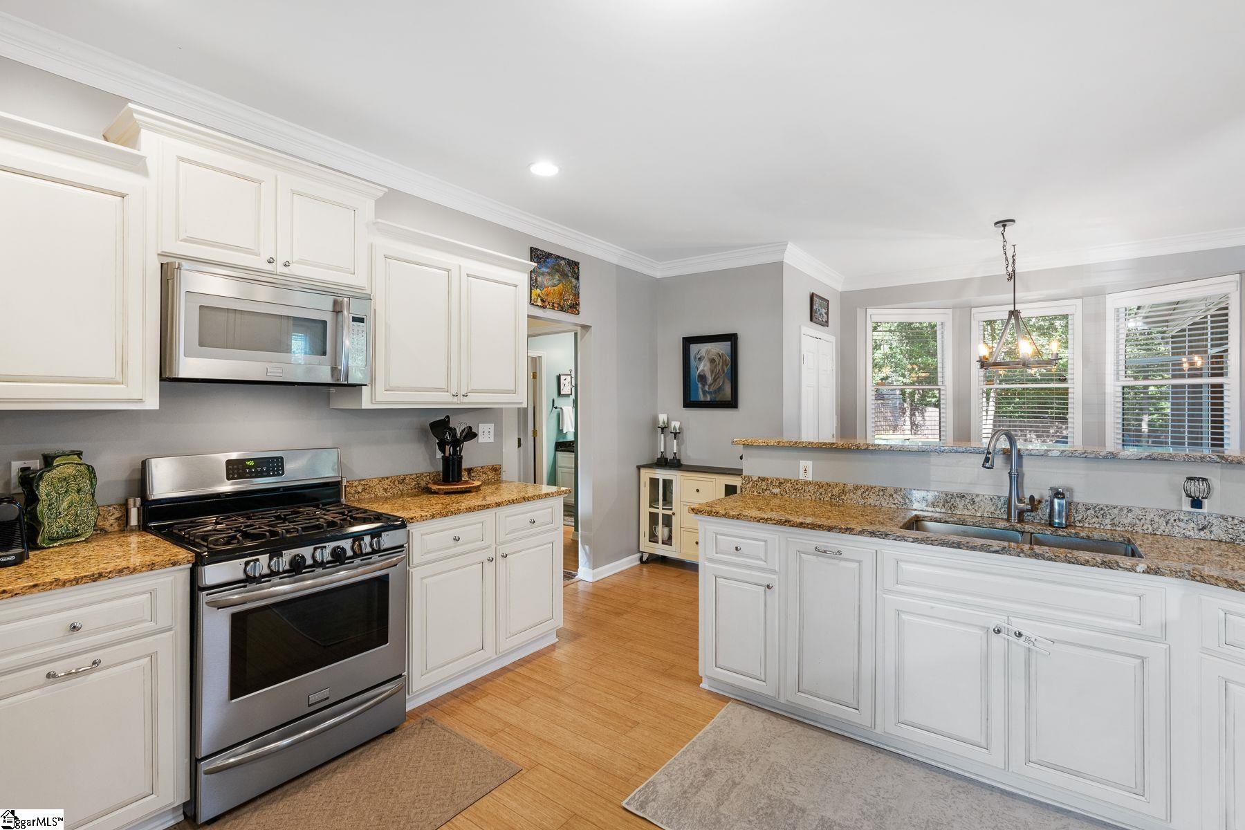 1126 Miller Road Greenville, SC 29607 - Photo 8 of 34