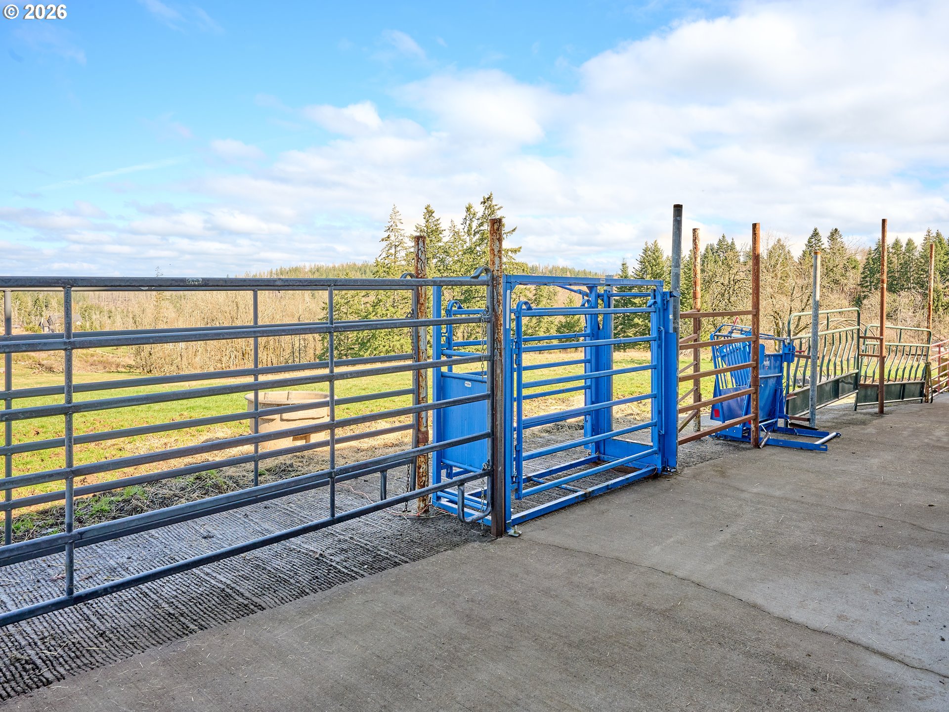 38252 South Blair Road Molalla, OR 97038 - Photo 37 of 47 a view of a city from a balcony