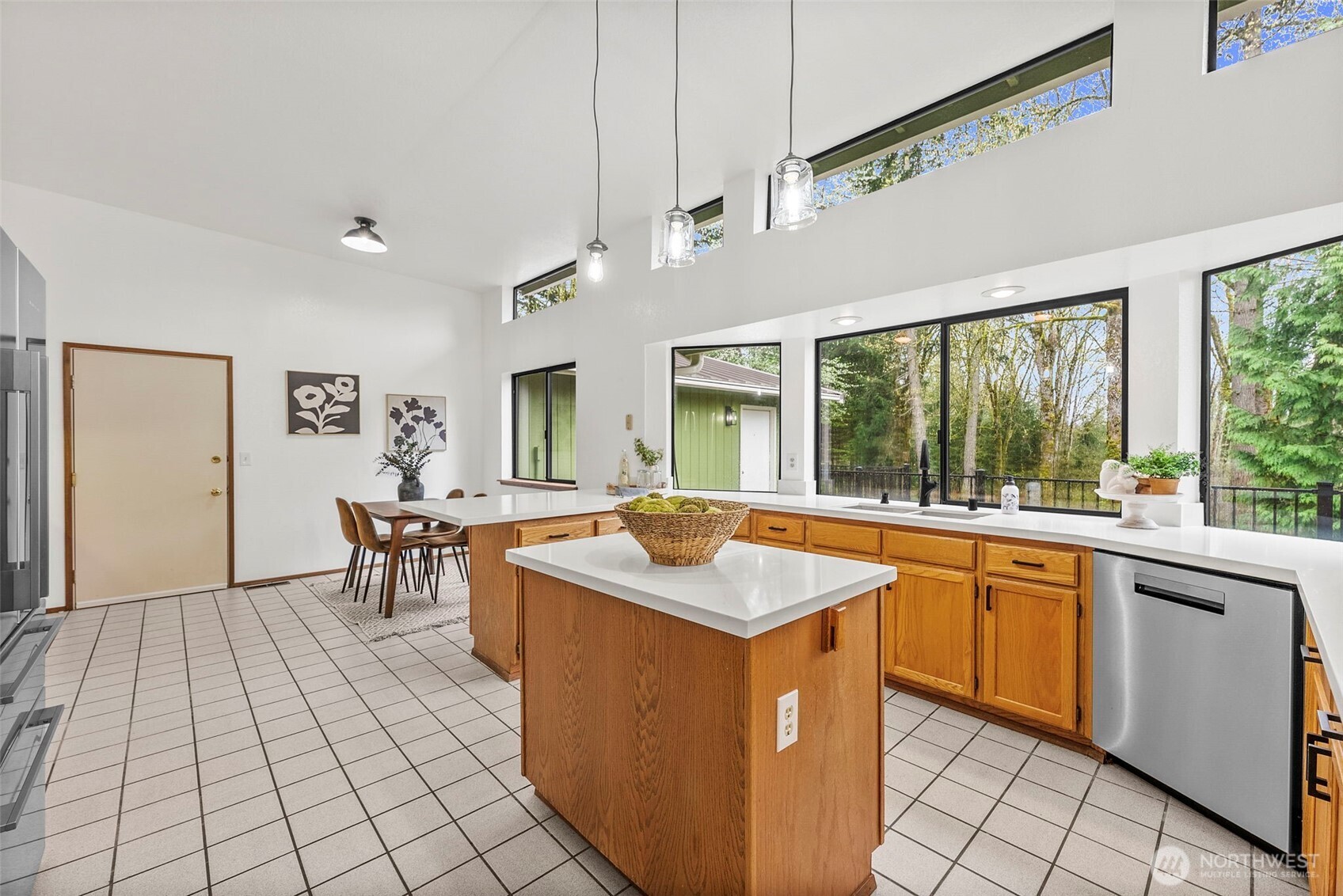 23939 Southeast 186th Street Maple Valley, WA 98038 - Photo 9 of 40