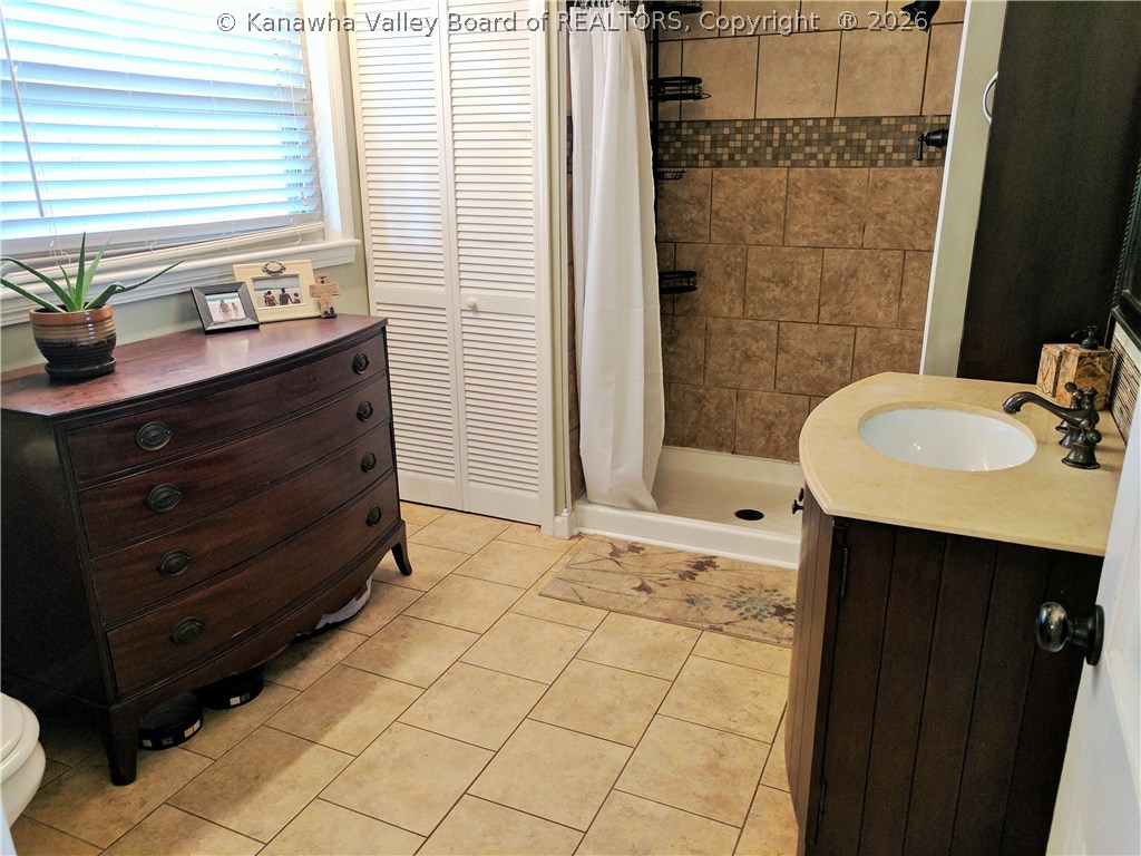 129 English Road Point Pleasant, WV 25550 - Photo 16 of 29 Gallery Image 16