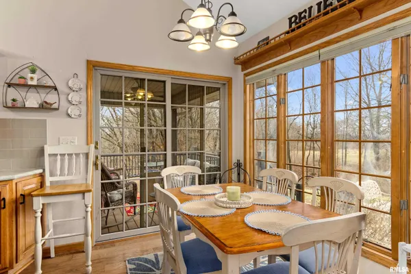 $560,000 | 377 Ten Mile Creek Road, East Peoria, IL 61611