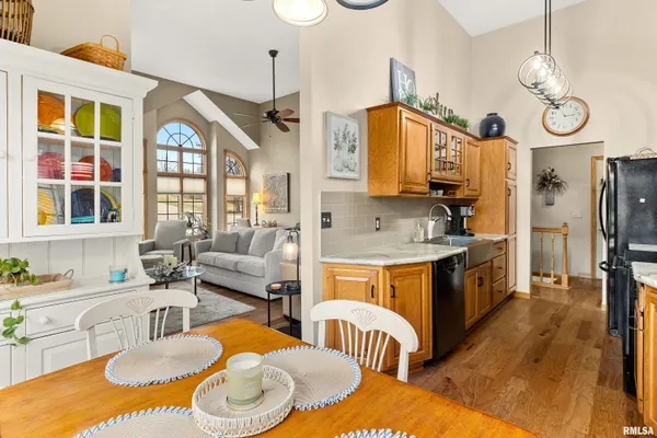 $560,000 | 377 Ten Mile Creek Road, East Peoria, IL 61611