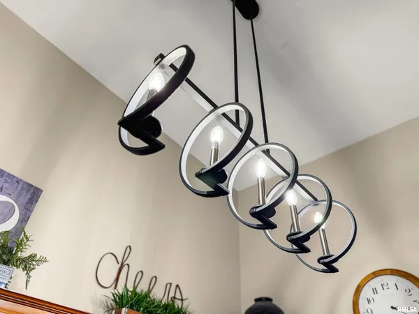 $560,000 | 377 Ten Mile Creek Road, East Peoria, IL 61611