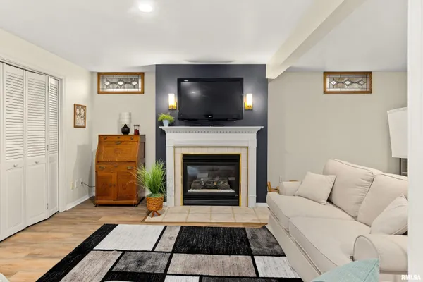 $560,000 | 377 Ten Mile Creek Road, East Peoria, IL 61611