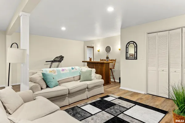 $560,000 | 377 Ten Mile Creek Road, East Peoria, IL 61611