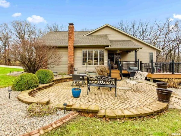 $560,000 | 377 Ten Mile Creek Road, East Peoria, IL 61611