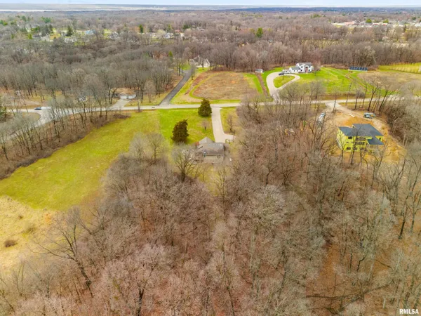 $560,000 | 377 Ten Mile Creek Road, East Peoria, IL 61611