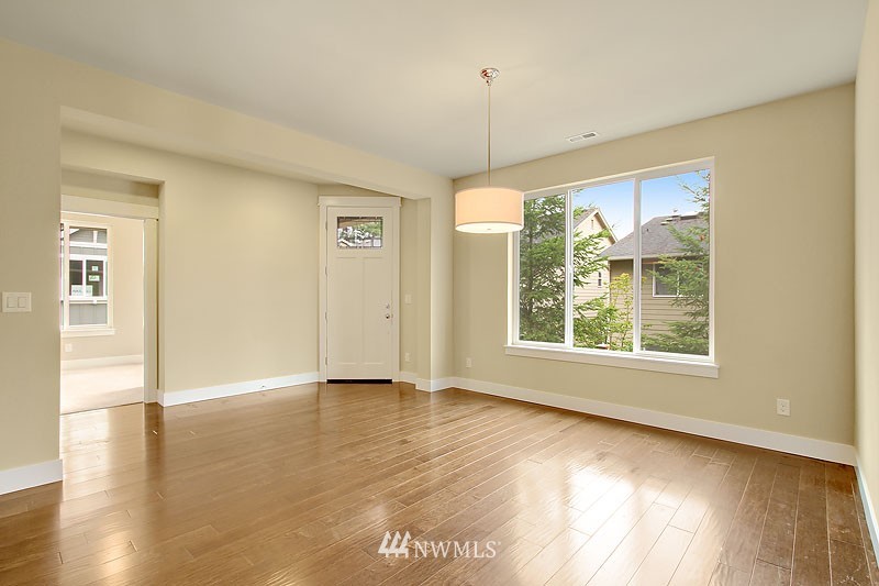 4402 ( 22) 225th Place Southeast Bothell, WA 98021 - Photo 16 of 24 Gallery Image 16