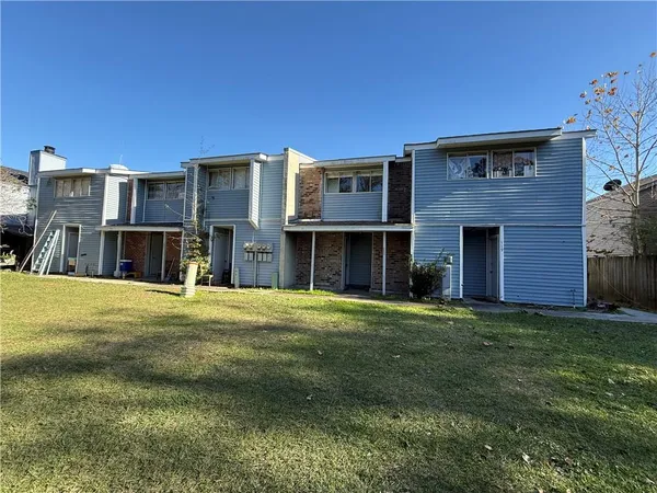 $1,100 | 117 Antibes Street East, Mandeville, LA 70448