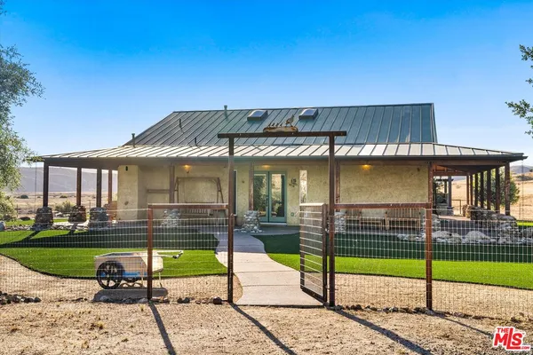 $1,200,000 | 13750 Cuyama Highway, Cuyama, CA 93254