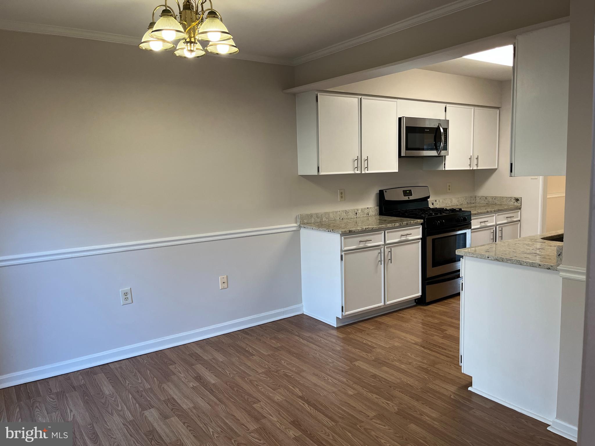 8034 Inverness Ridge Road Potomac, MD 20854 - Photo 5 of 31 Gallery Image 5