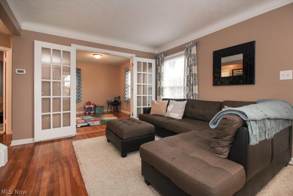 3302 Hearthstone Road Cleveland, OH 44134 - Photo 3 of 26 Gallery Image 3