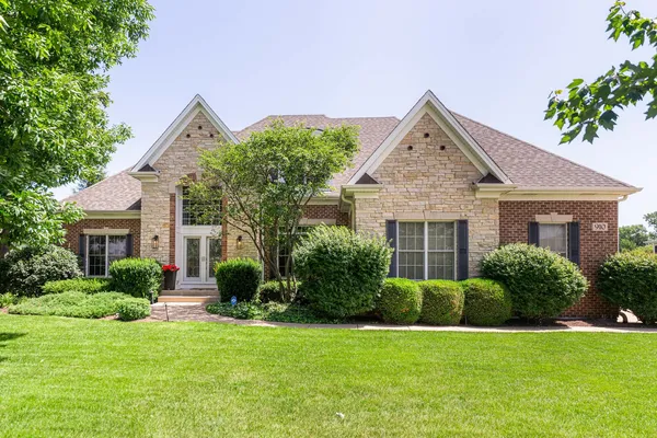 $949,999 | 910 Freedom Circle, Sycamore, IL 60178