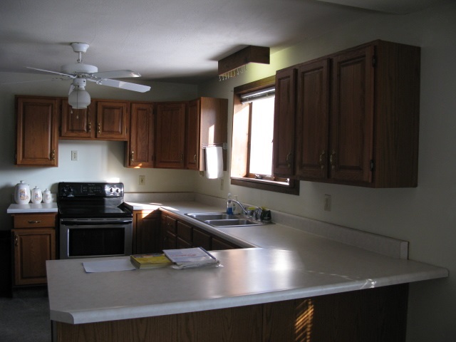 306 East Oak Street Butler, IN 46721 - Photo 4 of 9
