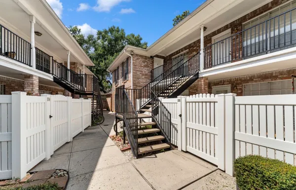 $139,900 | 14333 Memorial Drive, Unit 95, Houston, TX 77079