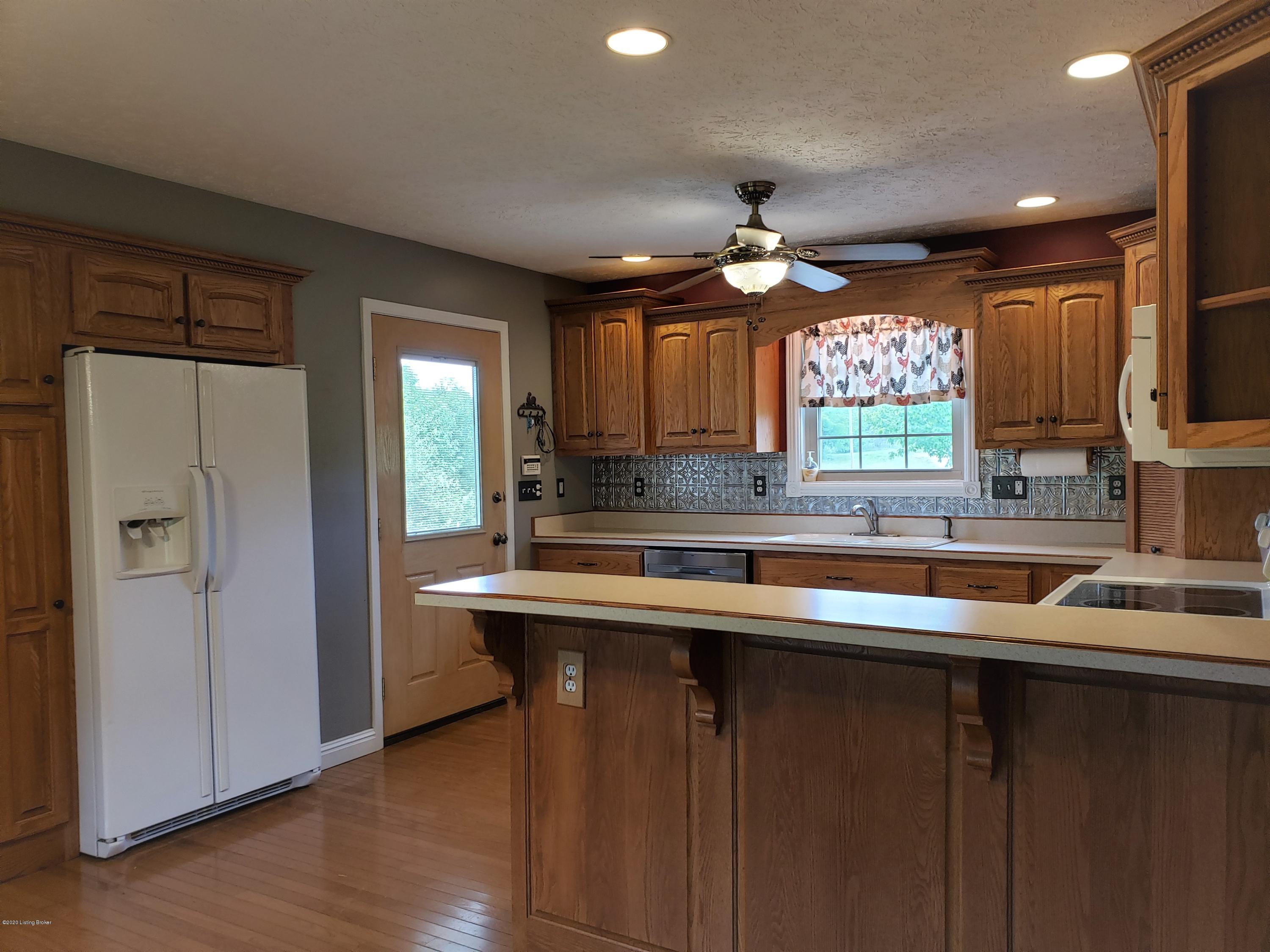2607 Croake Station Road Springfield, KY 40069 - Photo 9 of 30 2607 KITCHE