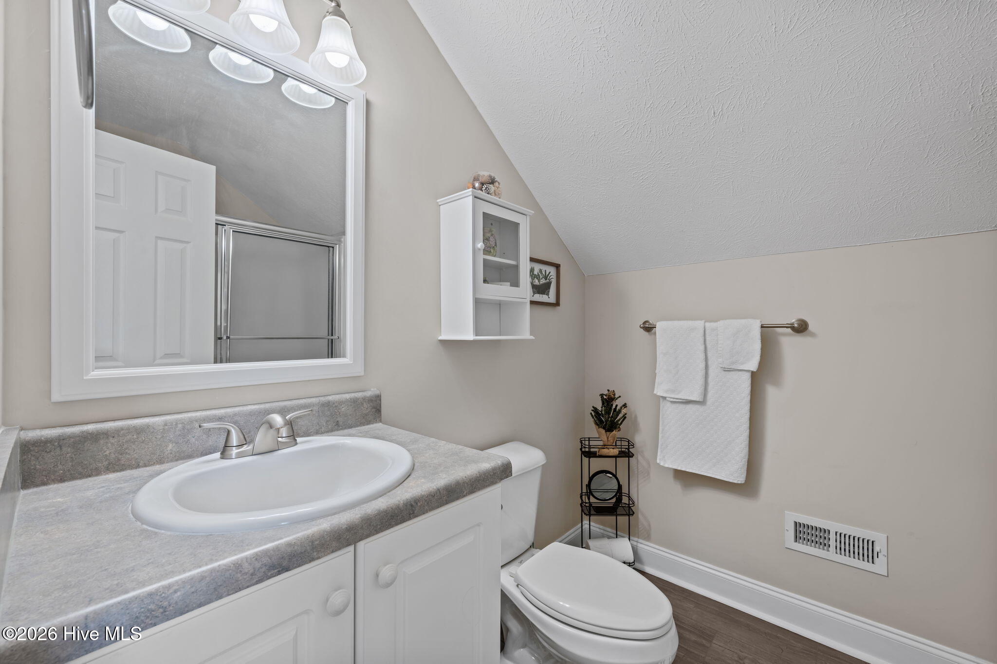 412 Neuchatel Road New Bern, NC 28562 - Photo 27 of 43 3rd Bath