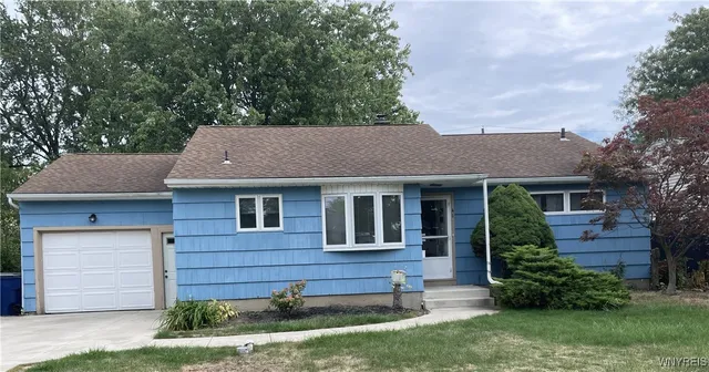 $2,200 | 41 Castle Court, Amherst, NY 14226