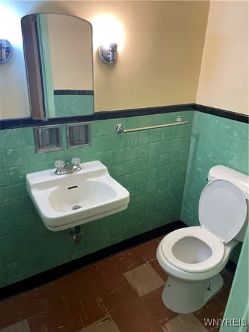 $2,200 | 41 Castle Court, Amherst, NY 14226