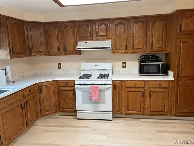 $2,200 | 41 Castle Court, Amherst, NY 14226