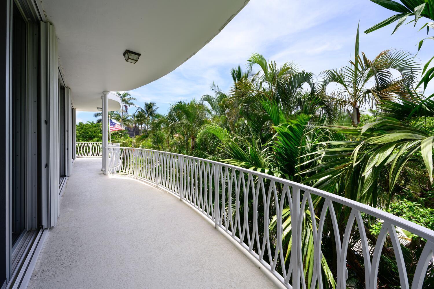 429 Australian Avenue, Unit 9 Palm Beach, FL 33480 - Photo 16 of 18 a view of a balcony