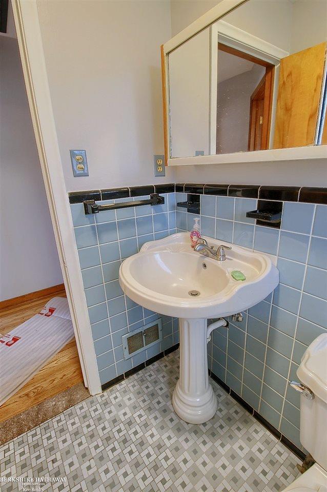 23782 Roxana Avenue Eastpointe, MI 48021 - Photo 18 of 32 50011288-17.JPG