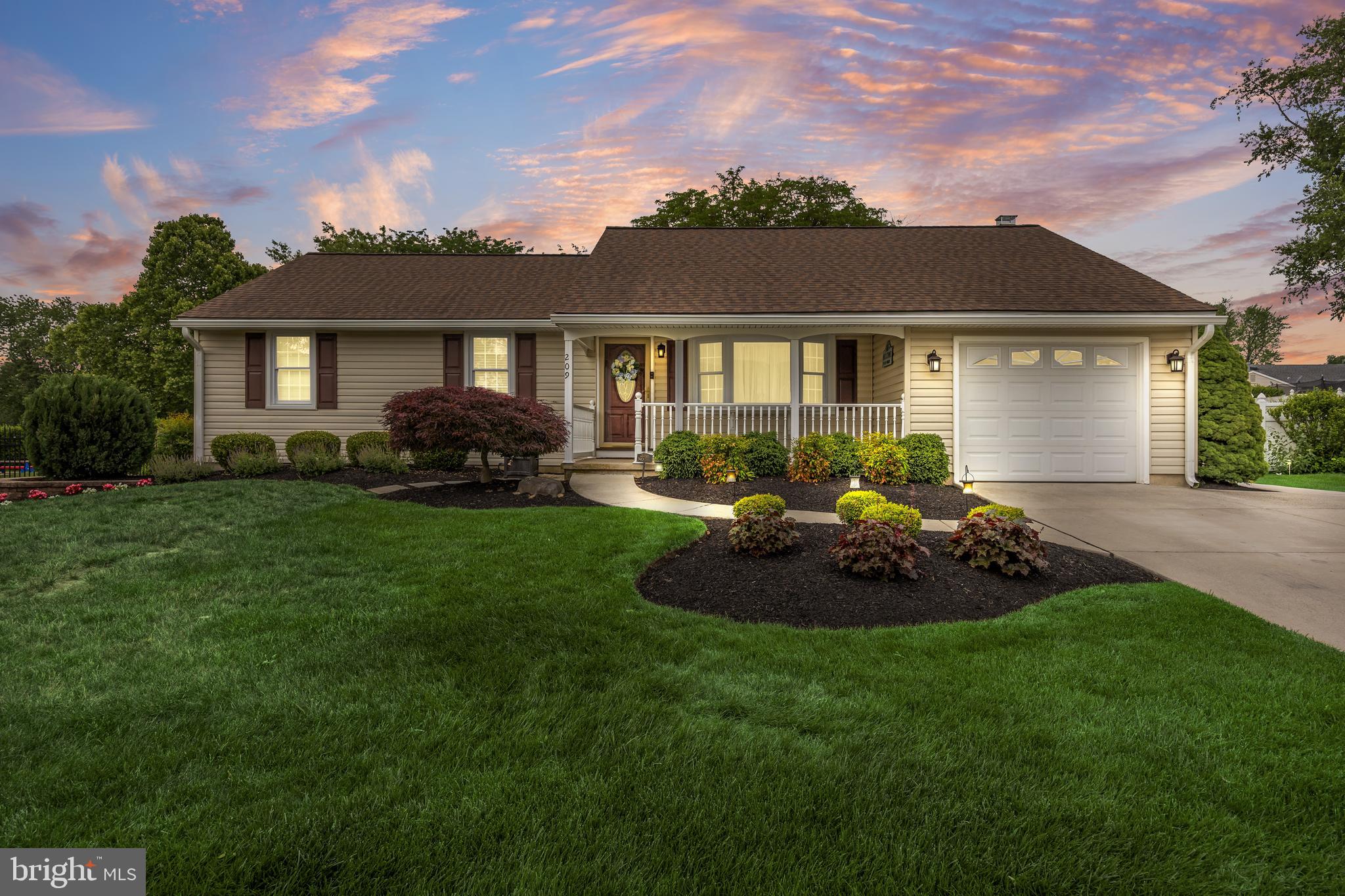 209 Yardley Road Delran, NJ 08075 - Photo 1 of 25
