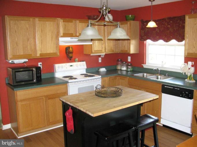 1209 Crossbow Road Mount Airy, MD 21771 - Photo 2 of 20 Kitchen