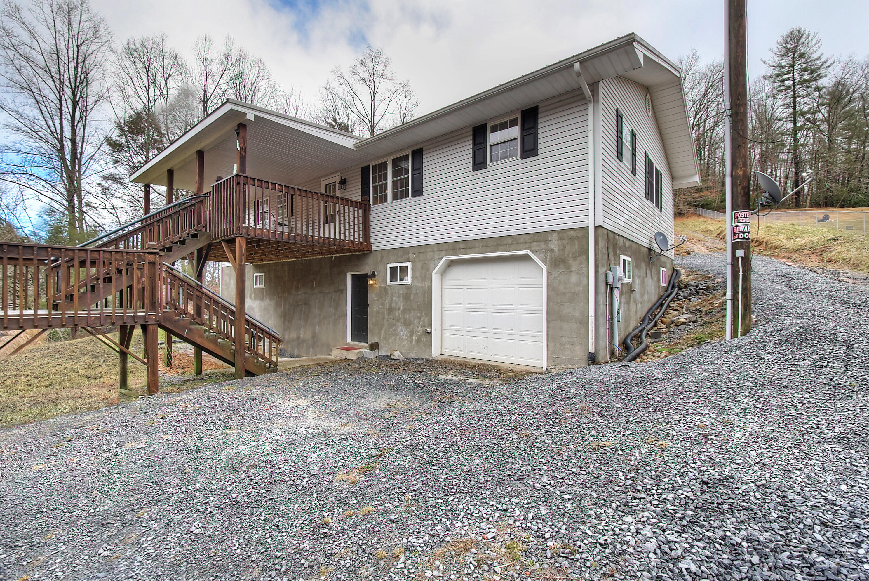 443 Browns Branch Road Hampton, TN 37658 - Photo 2 of 31 3