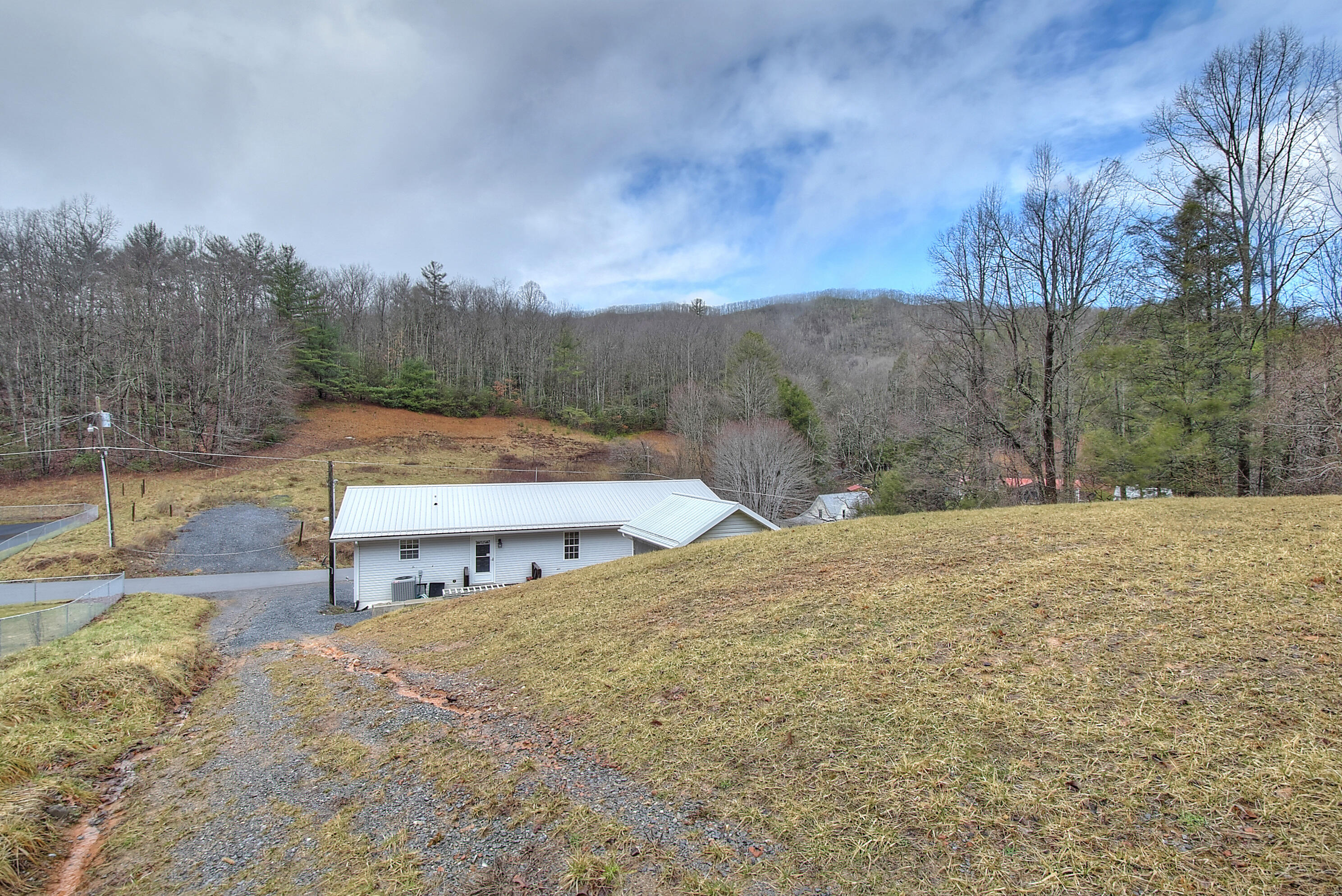 443 Browns Branch Road Hampton, TN 37658 - Photo 27 of 31 DSC_0220_1_2_3_4_5