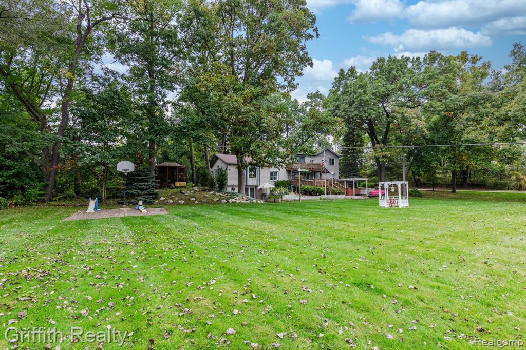 11730 Cundy Road Hartland, MI 48353 - Photo 45 of 47