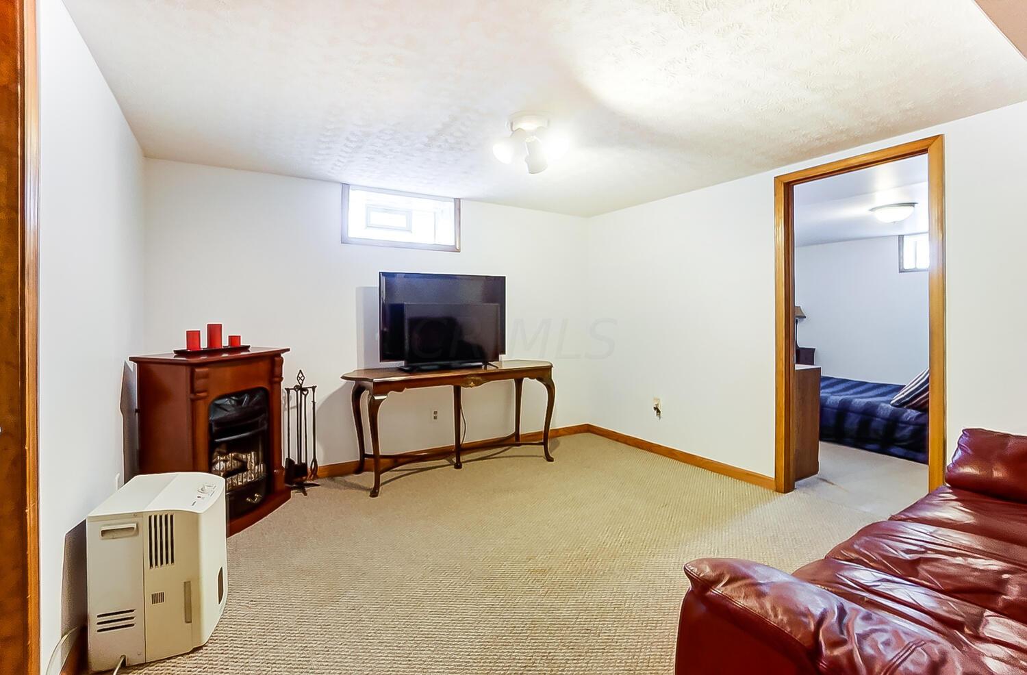 381 Ross Road Whitehall, OH 43213 - Photo 26 of 43 50033766-029_web