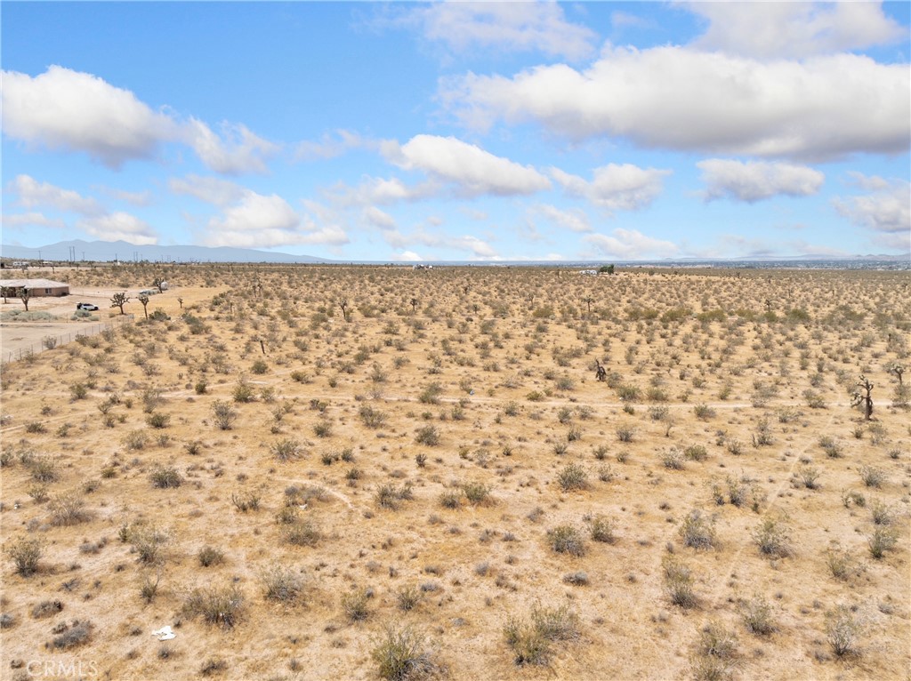 0 Barker Road Apple Valley, CA 92308 - Photo 6 of 7 a view of a yard