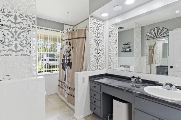 $165,000 | 1810 West Chestnut Street, Marion, IL 62959