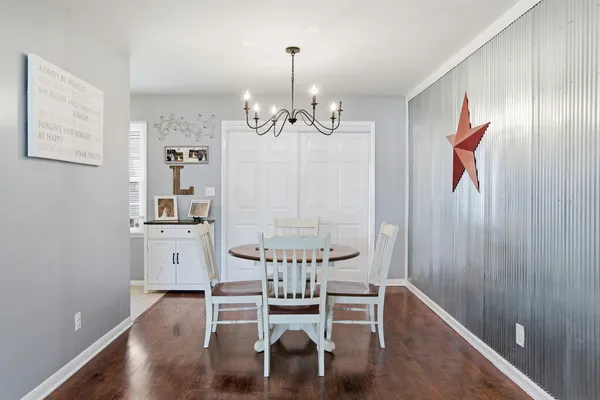 $165,000 | 1810 West Chestnut Street, Marion, IL 62959