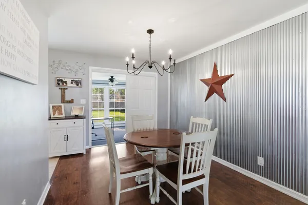 $165,000 | 1810 West Chestnut Street, Marion, IL 62959