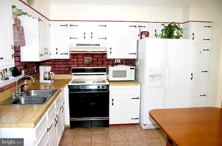 4905 Grave Run Road Manchester, MD 21102 - Photo 2 of 20 Kitchen