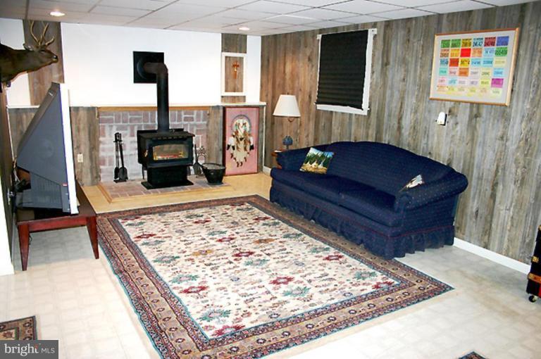 4905 Grave Run Road Manchester, MD 21102 - Photo 4 of 20 Family Room