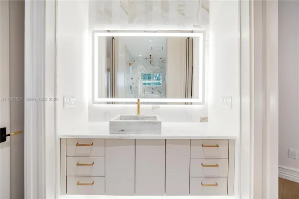 a view of a house with backyard porch and garden