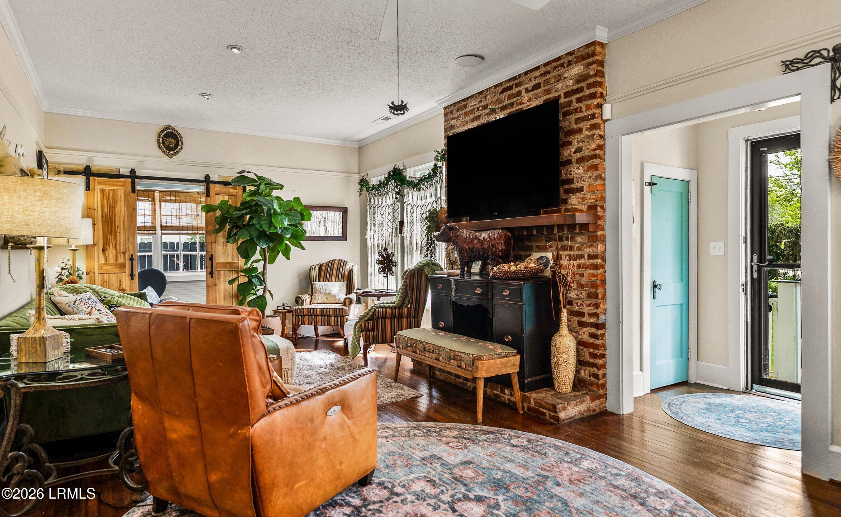 510 Ribaut Road Beaufort, SC 29902 - Photo 4 of 77 DSC02618-10-1.jpg-SMALL