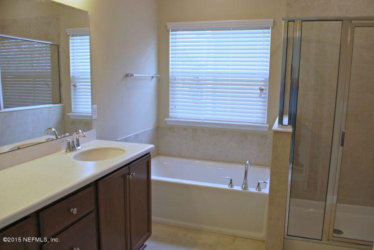 1160 Ballard Ridge Road, Unit 169 Jacksonville, FL 32211 - Photo 8 of 10 MC 169 Charle Master Bathroom