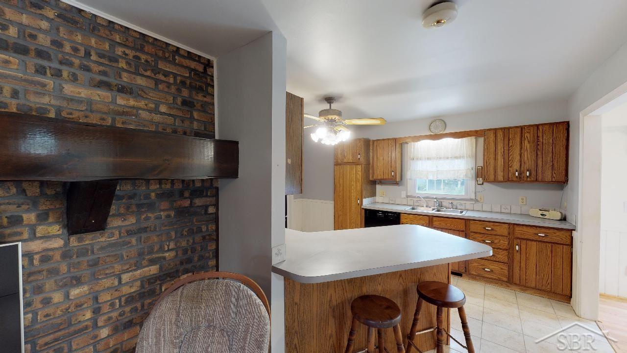 12906 Dice Road Freeland, MI 48623 - Photo 8 of 26
