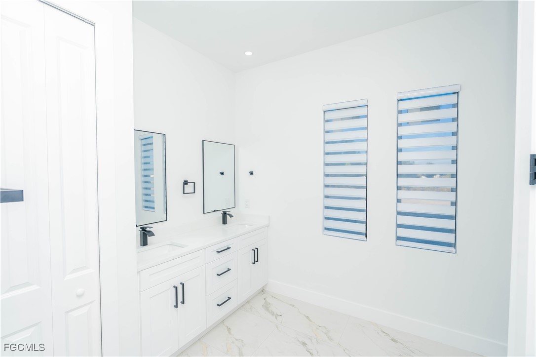 1140 Eclipse Street East Lehigh Acres, FL 33974 - Photo 12 of 31