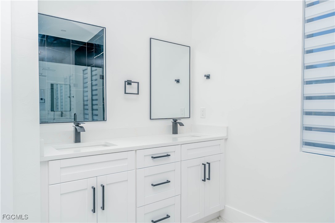 1140 Eclipse Street East Lehigh Acres, FL 33974 - Photo 13 of 31