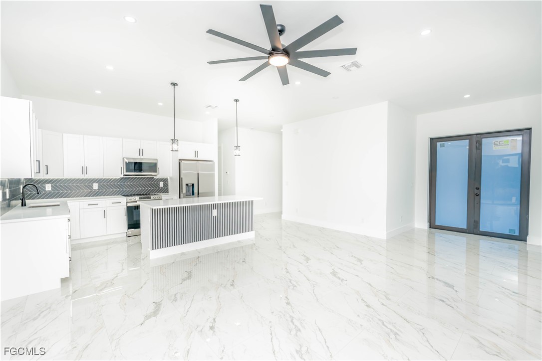 1140 Eclipse Street East Lehigh Acres, FL 33974 - Photo 4 of 31