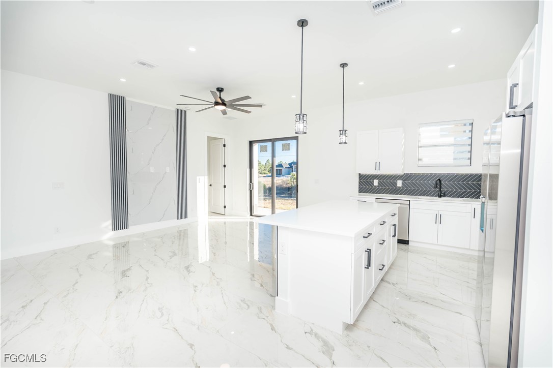 1140 Eclipse Street East Lehigh Acres, FL 33974 - Photo 8 of 31