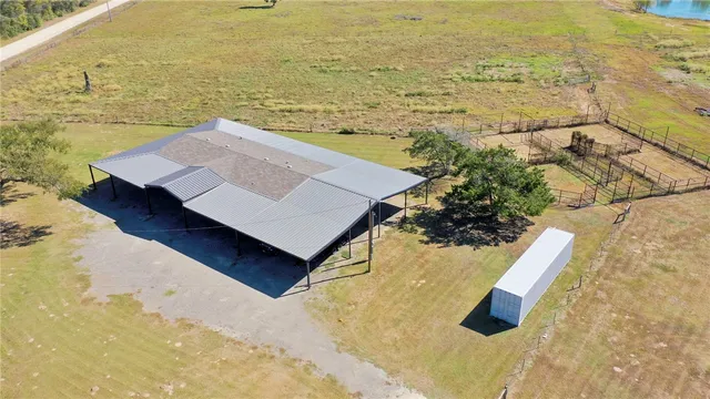 $769,000 | 24644 Old Highway 6, Navasota, TX 77868